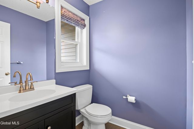 125 Garnett Lane, Guilderland, NY 12159