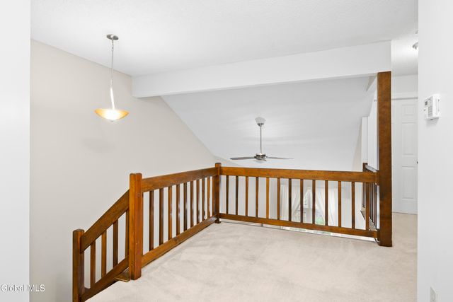 125 Garnett Lane, Guilderland, NY 12159
