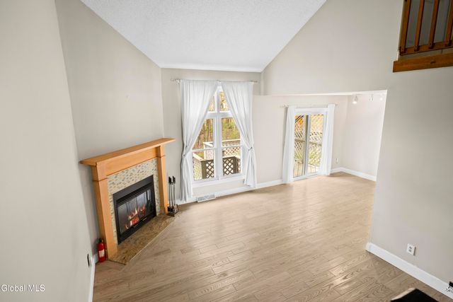 125 Garnett Lane, Guilderland, NY 12159