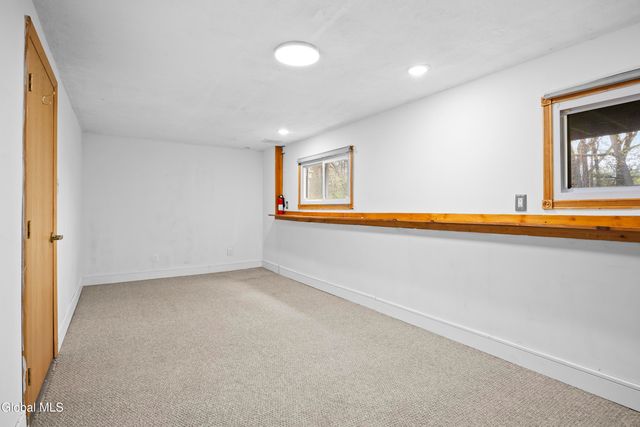 125 Garnett Lane, Guilderland, NY 12159