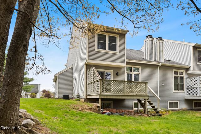 125 Garnett Lane, Guilderland, NY 12159