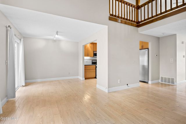 125 Garnett Lane, Guilderland, NY 12159