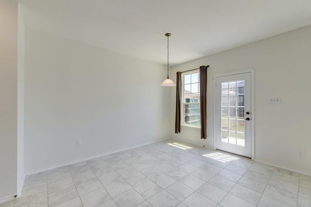 355 Planters LN, Georgetown, TX 78626