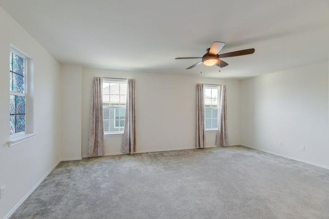 355 Planters LN, Georgetown, TX 78626