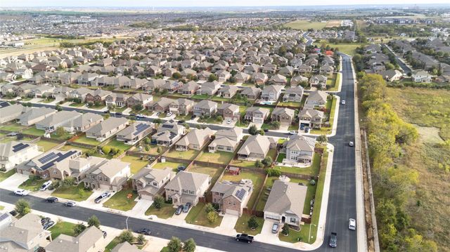 355 Planters LN, Georgetown, TX 78626