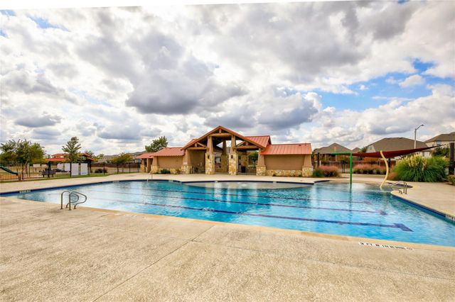 355 Planters LN, Georgetown, TX 78626