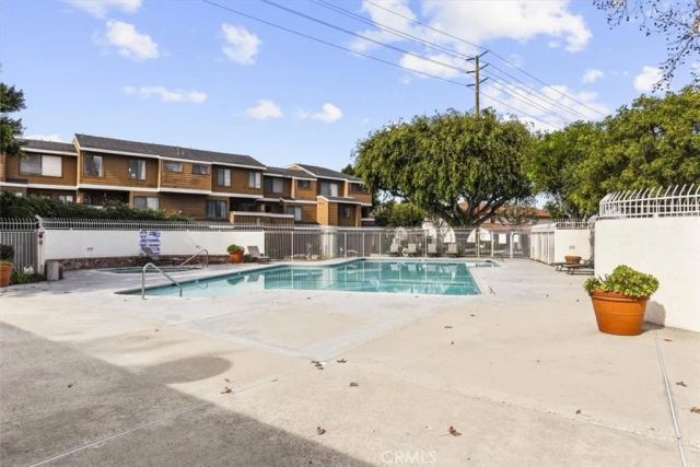 8520 Lake Knoll C, Garden Grove, CA 92844