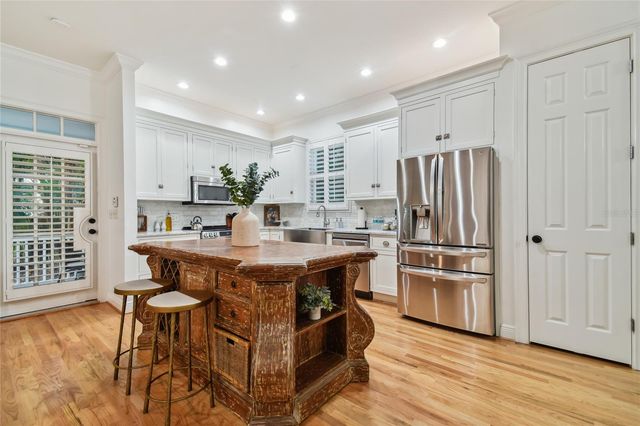 701 S PACKWOOD AVENUE, Tampa, FL 33606