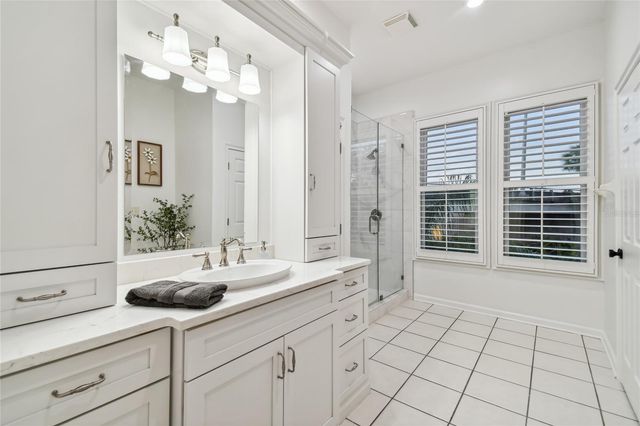 701 S PACKWOOD AVENUE, Tampa, FL 33606