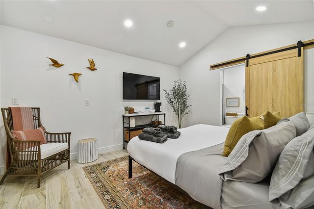 701 S PACKWOOD AVENUE, Tampa, FL 33606