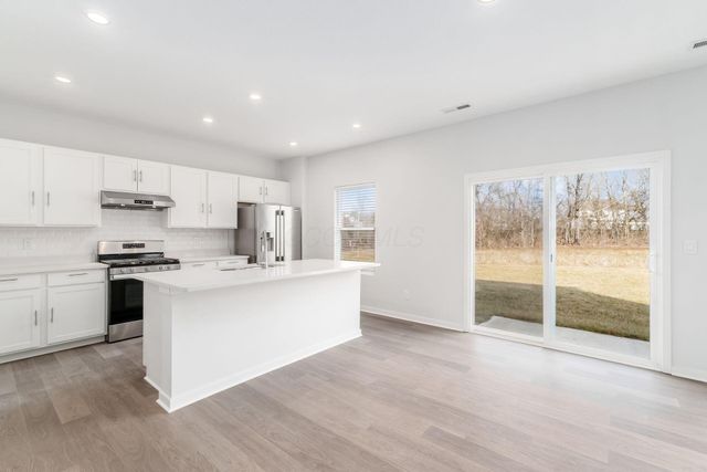 250 Sterndale Drive, Pickerington, OH 43147