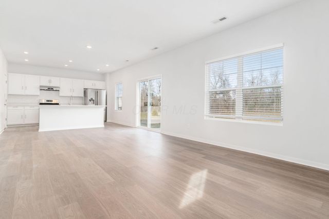 250 Sterndale Drive, Pickerington, OH 43147