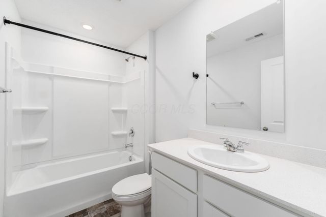 250 Sterndale Drive, Pickerington, OH 43147