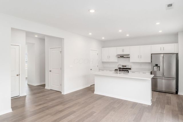 250 Sterndale Drive, Pickerington, OH 43147