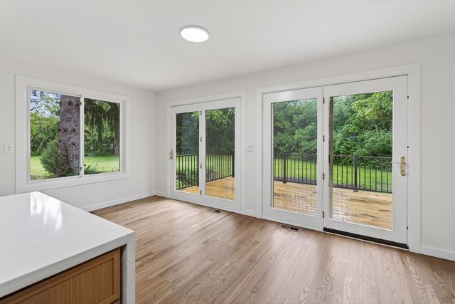 33 Valewood Road, West Chicago, IL 60185
