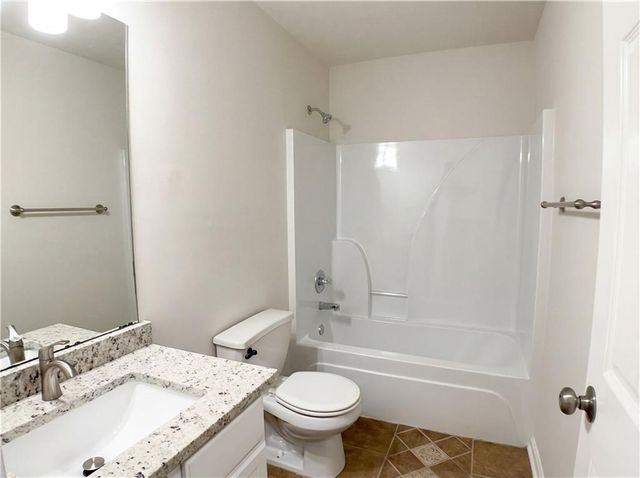 1426 River Falls View, Monroe, GA 30655