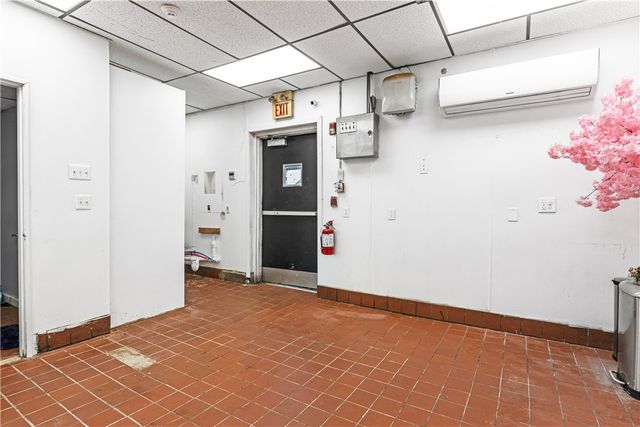 228 Oakland Avenue, Providence, RI 02908