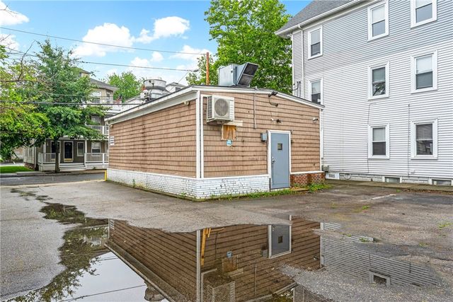 228 Oakland Avenue, Providence, RI 02908