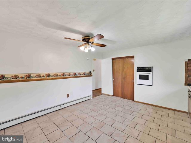 118 DONALD AVE, Pottsville, PA 17901