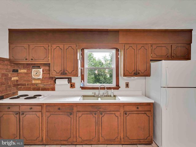 118 DONALD AVE, Pottsville, PA 17901
