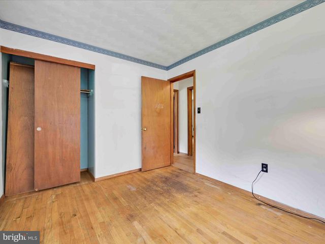 118 DONALD AVE, Pottsville, PA 17901