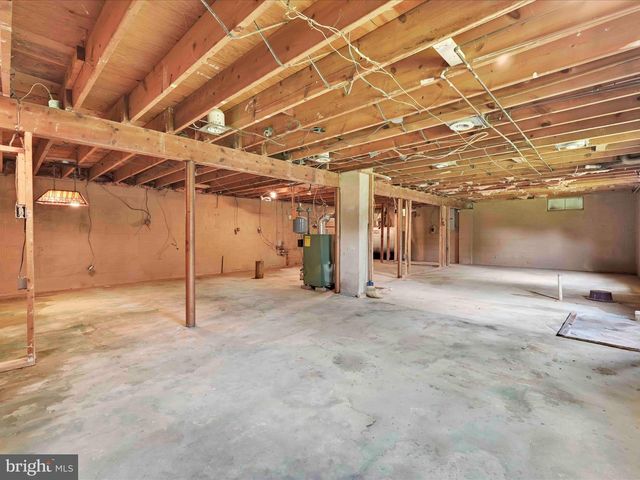 118 DONALD AVE, Pottsville, PA 17901