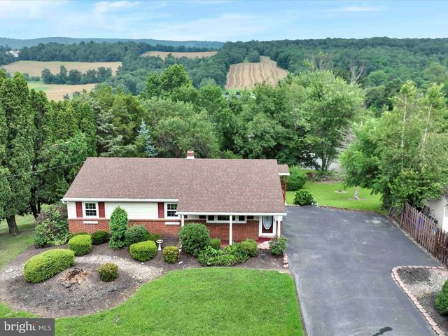 118 DONALD AVE, Pottsville, PA 17901