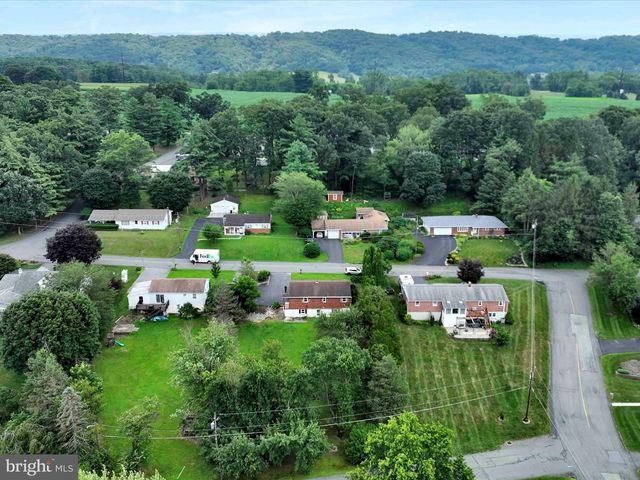 118 DONALD AVE, Pottsville, PA 17901