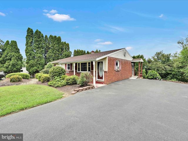 118 DONALD AVE, Pottsville, PA 17901