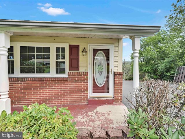118 DONALD AVE, Pottsville, PA 17901