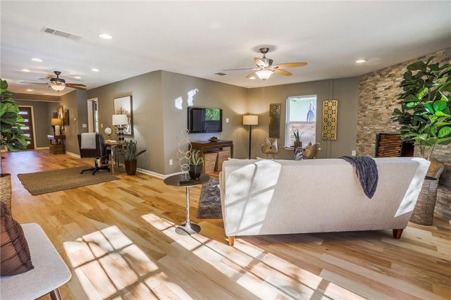 407 W Odell ST, Austin, TX 78752