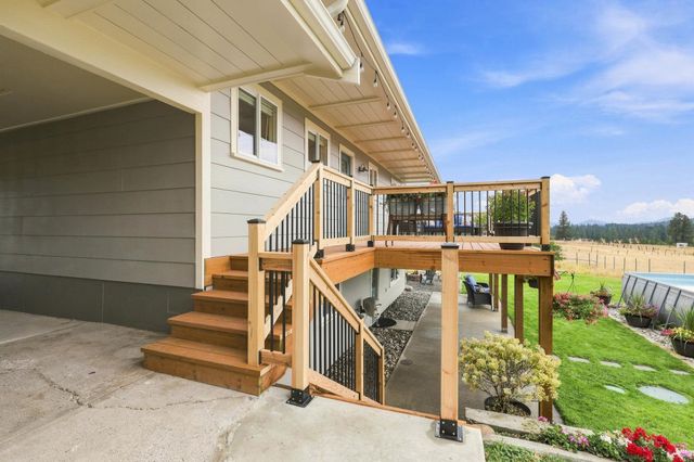 32326 N Elk-Chattaroy Rd, Chattaroy, WA 99003