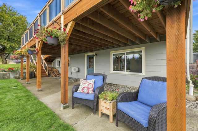 32326 N Elk-Chattaroy Rd, Chattaroy, WA 99003