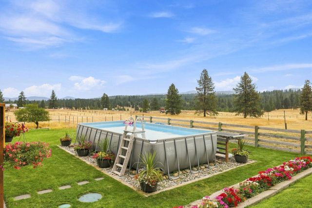 32326 N Elk-Chattaroy Rd, Chattaroy, WA 99003