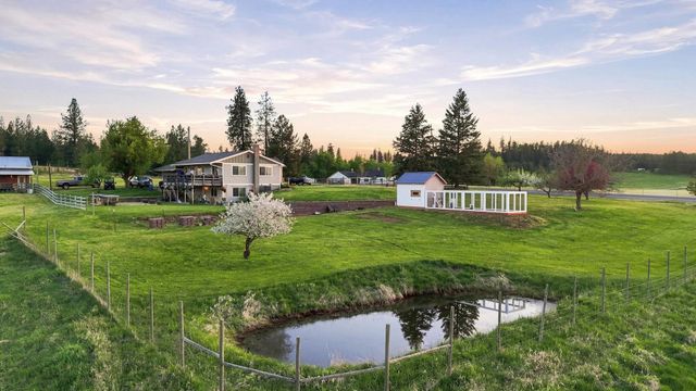 32326 N Elk-Chattaroy Rd, Chattaroy, WA 99003