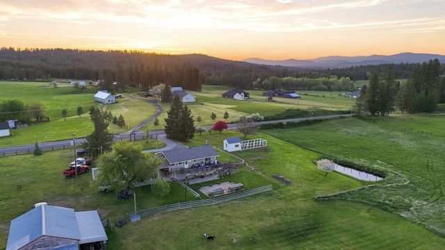 32326 N Elk-Chattaroy Rd, Chattaroy, WA 99003