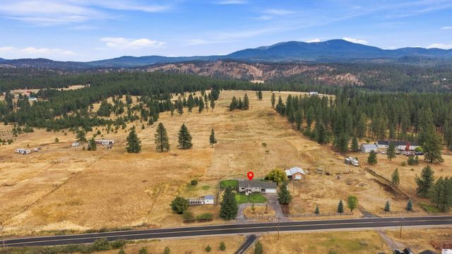 32326 N Elk-Chattaroy Rd, Chattaroy, WA 99003