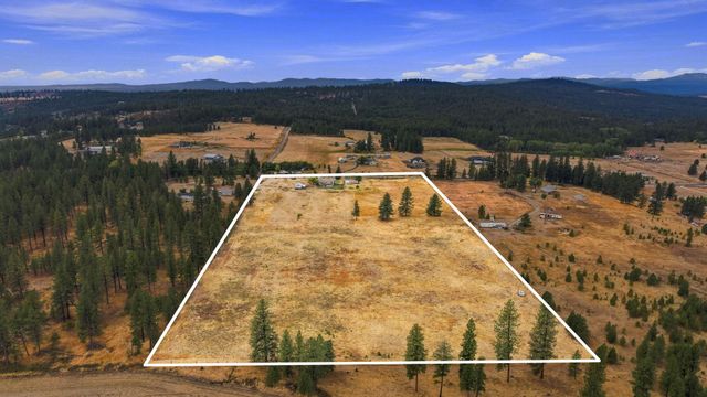 32326 N Elk-Chattaroy Rd, Chattaroy, WA 99003