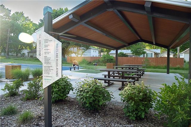 7921 W 91st Terrace, Overland Park, KS 66212