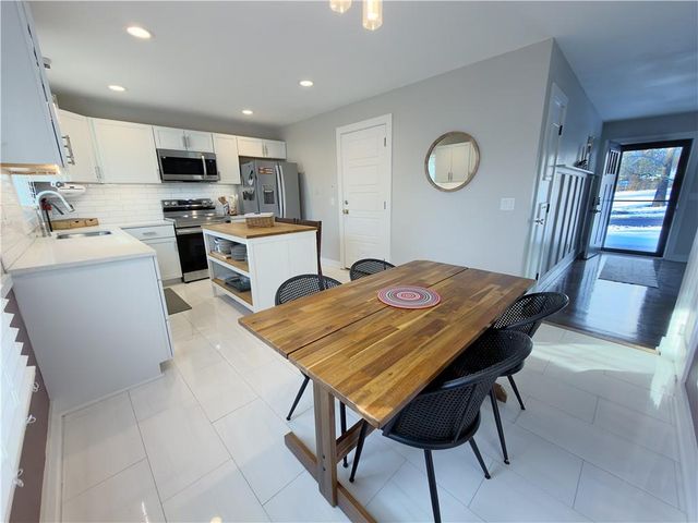 7921 W 91st Terrace, Overland Park, KS 66212