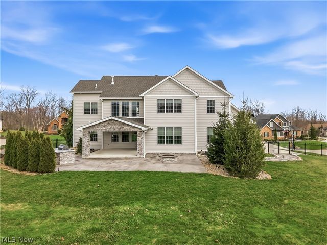 7171 Paddington Rowe, Canfield, OH 44406