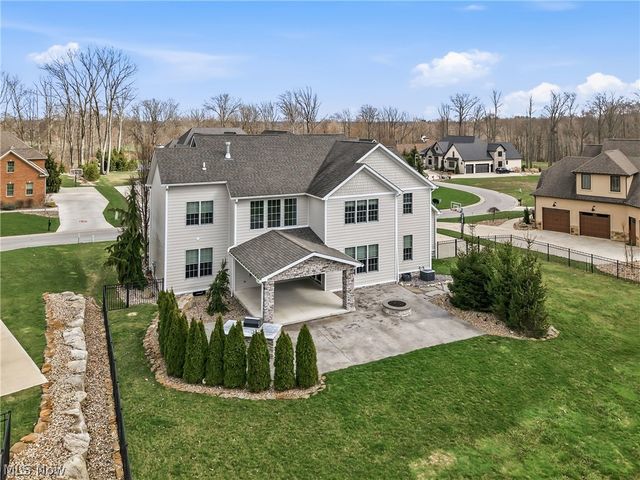 7171 Paddington Rowe, Canfield, OH 44406