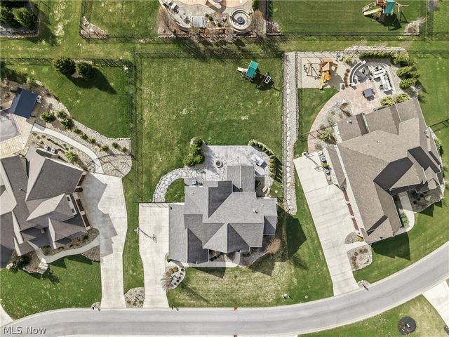 7171 Paddington Rowe, Canfield, OH 44406