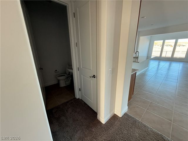 162 Sun Glaze Avenue, Henderson, NV 89011