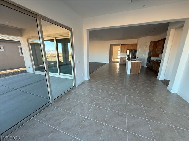 162 Sun Glaze Avenue, Henderson, NV 89011