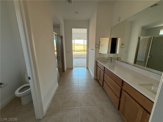 162 Sun Glaze Avenue, Henderson, NV 89011