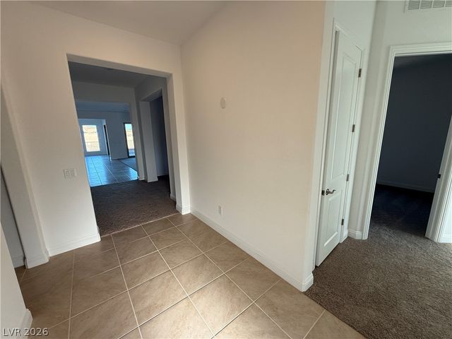 162 Sun Glaze Avenue, Henderson, NV 89011