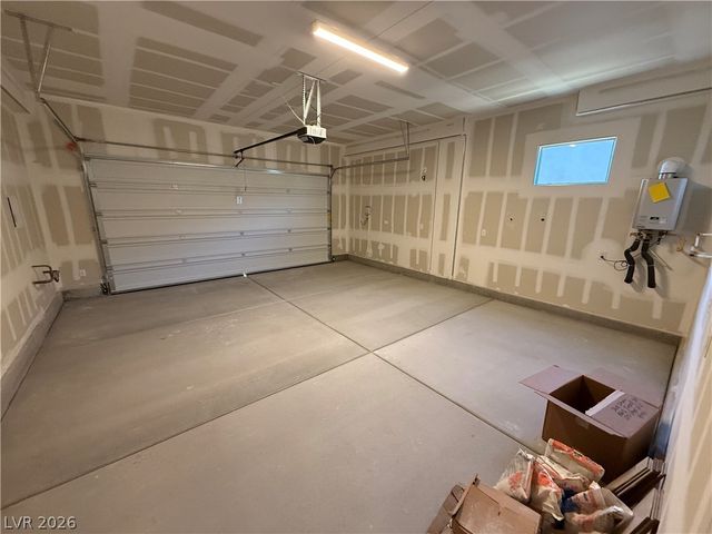 162 Sun Glaze Avenue, Henderson, NV 89011