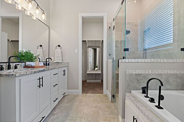 105 N Ridge Court, Weatherford, TX 76088