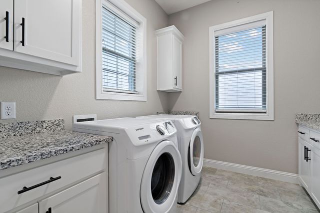 105 N Ridge Court, Weatherford, TX 76088